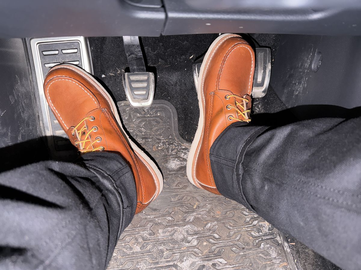 Photo by Kismetatron on February 27, 2026 of the Red Wing 877 in S.B. Foot Oro Legacy.