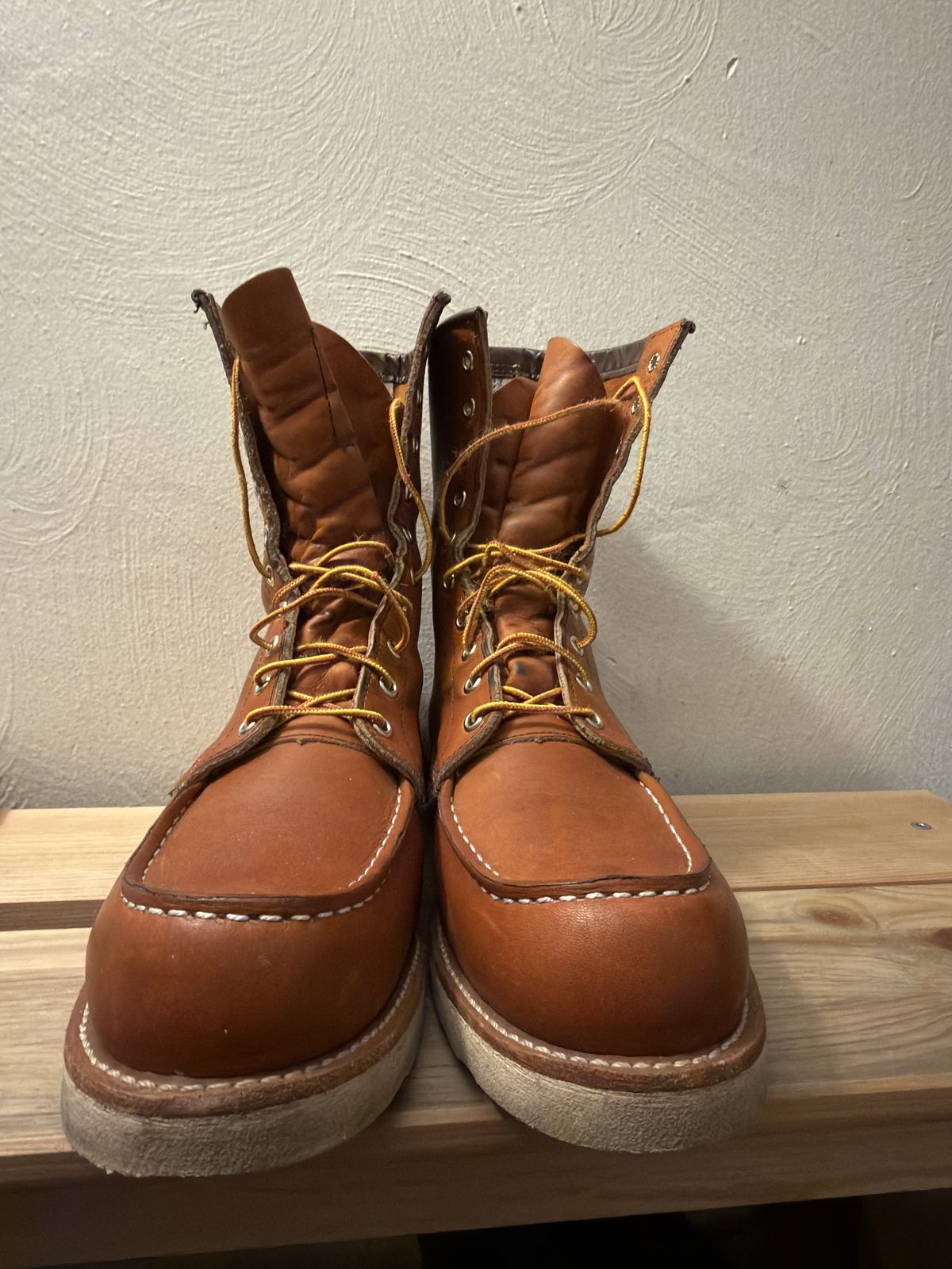 Photo by Kismetatron on February 25, 2026 of the Red Wing 877 in S.B. Foot Oro Legacy.