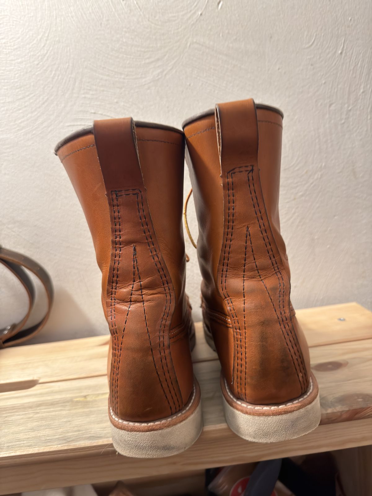 Photo by Kismetatron on April 1, 2026 of the Red Wing 877 in S.B. Foot Oro Legacy.