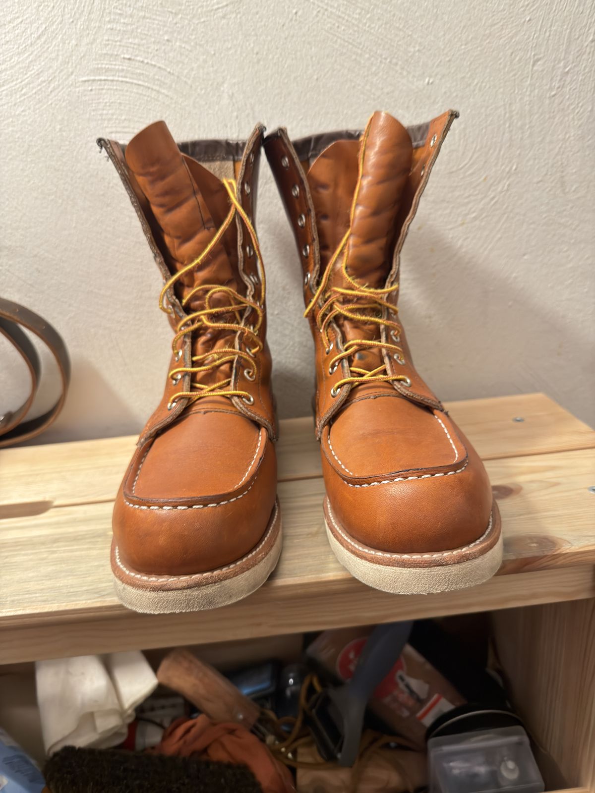 Photo by Kismetatron on April 1, 2026 of the Red Wing 877 in S.B. Foot Oro Legacy.