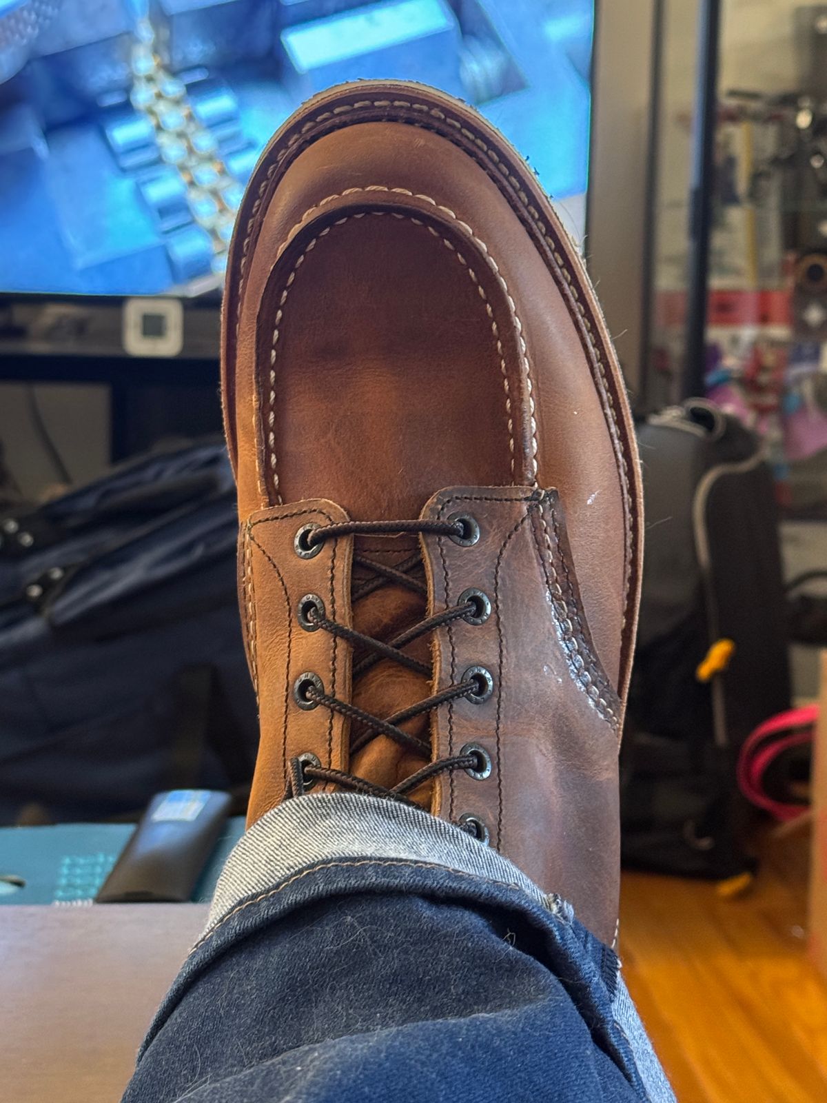 Photo by Kismetatron on December 22, 2024 of the Red Wing 6-Inch Classic Moc in S.B. Foot Copper Rough and Tough.