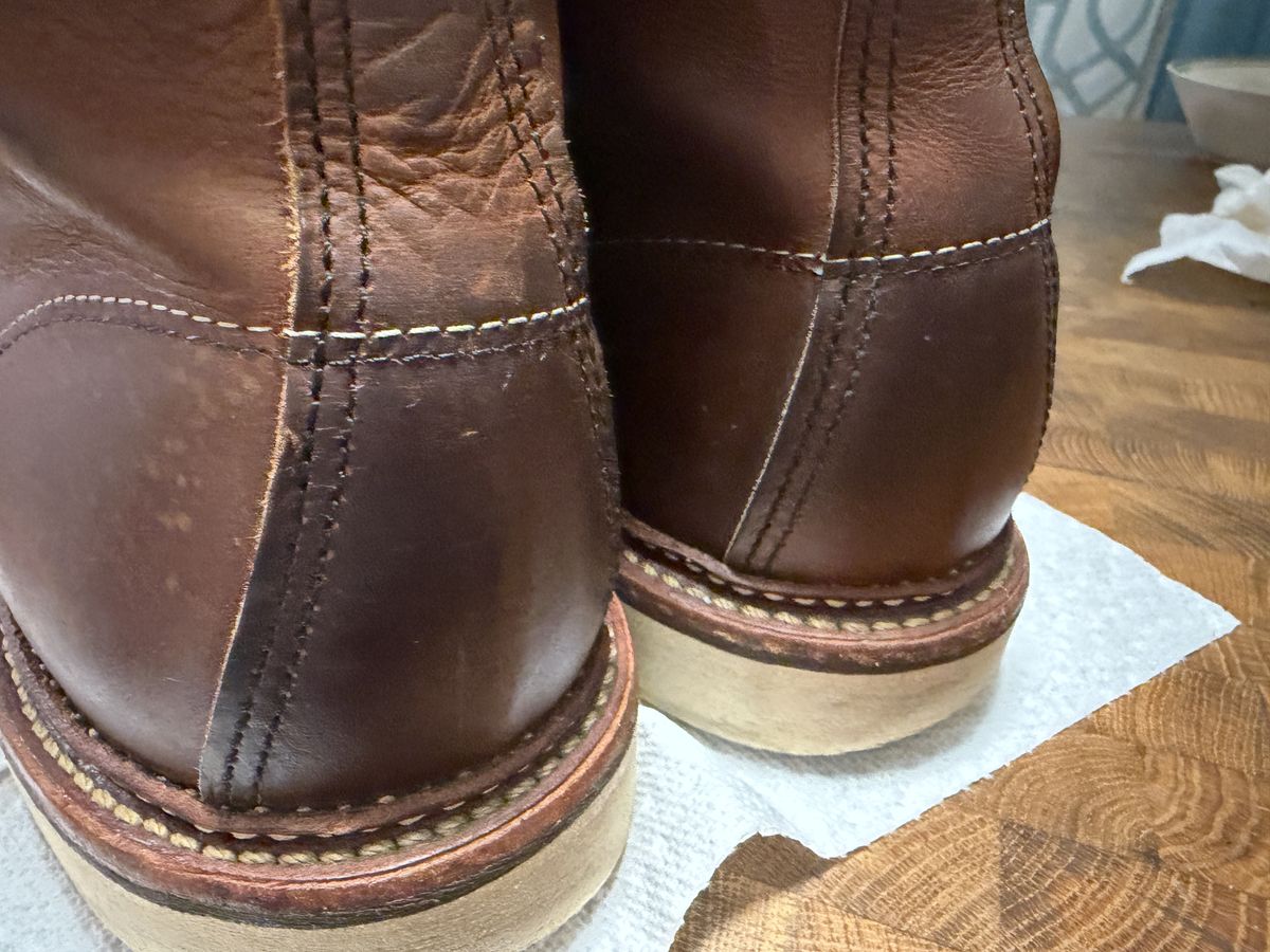 Photo by Kismetatron on October 28, 2025 of the Red Wing 6-Inch Classic Moc in S.B. Foot Copper Rough and Tough.