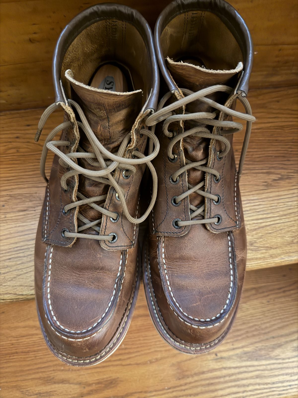 Photo by Kismetatron on November 2, 2025 of the Red Wing 6-Inch Classic Moc in S.B. Foot Copper Rough and Tough.