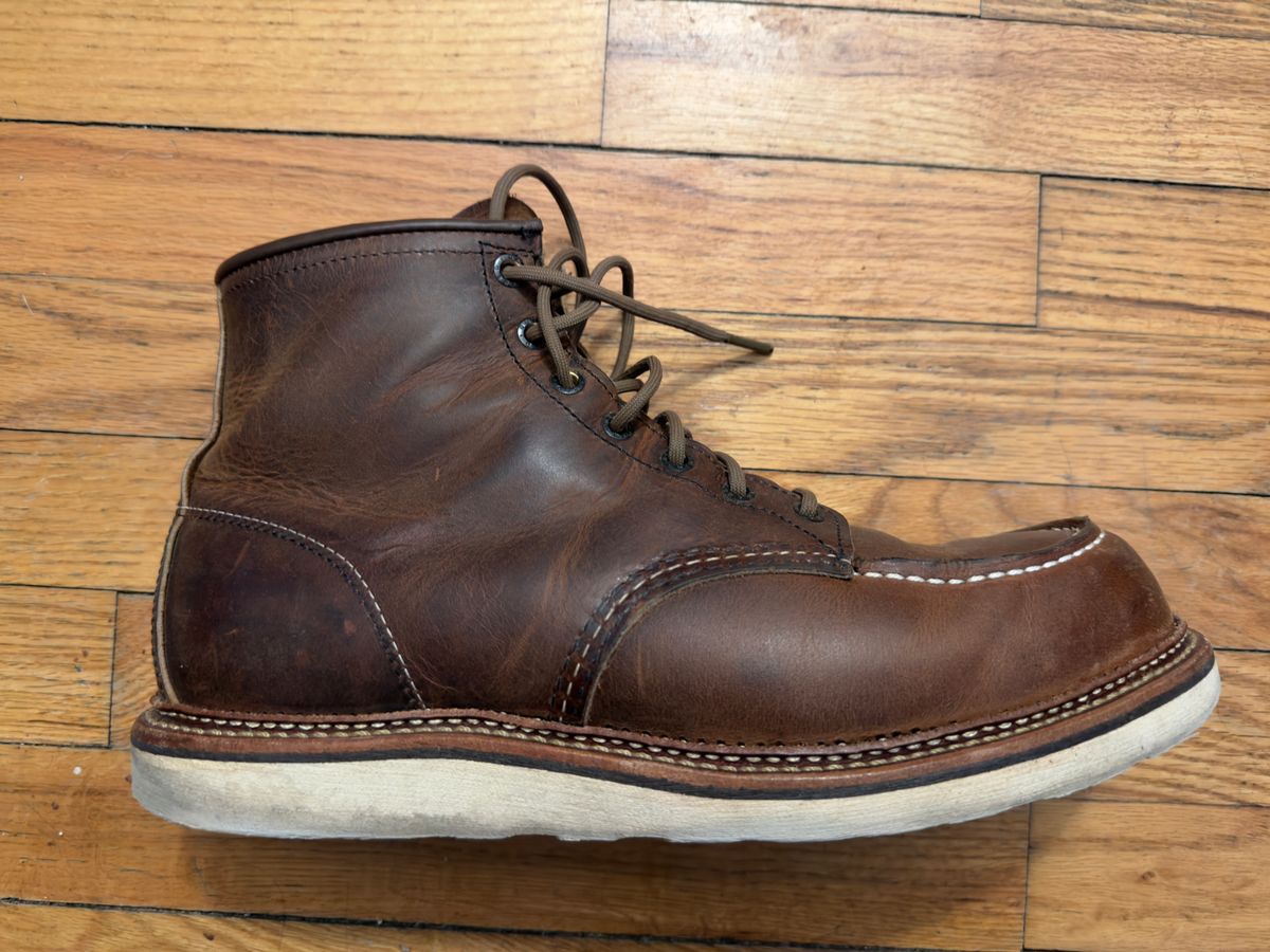 Photo by Kismetatron on February 1, 2026 of the Red Wing 6-Inch Classic Moc in S.B. Foot Copper Rough and Tough.