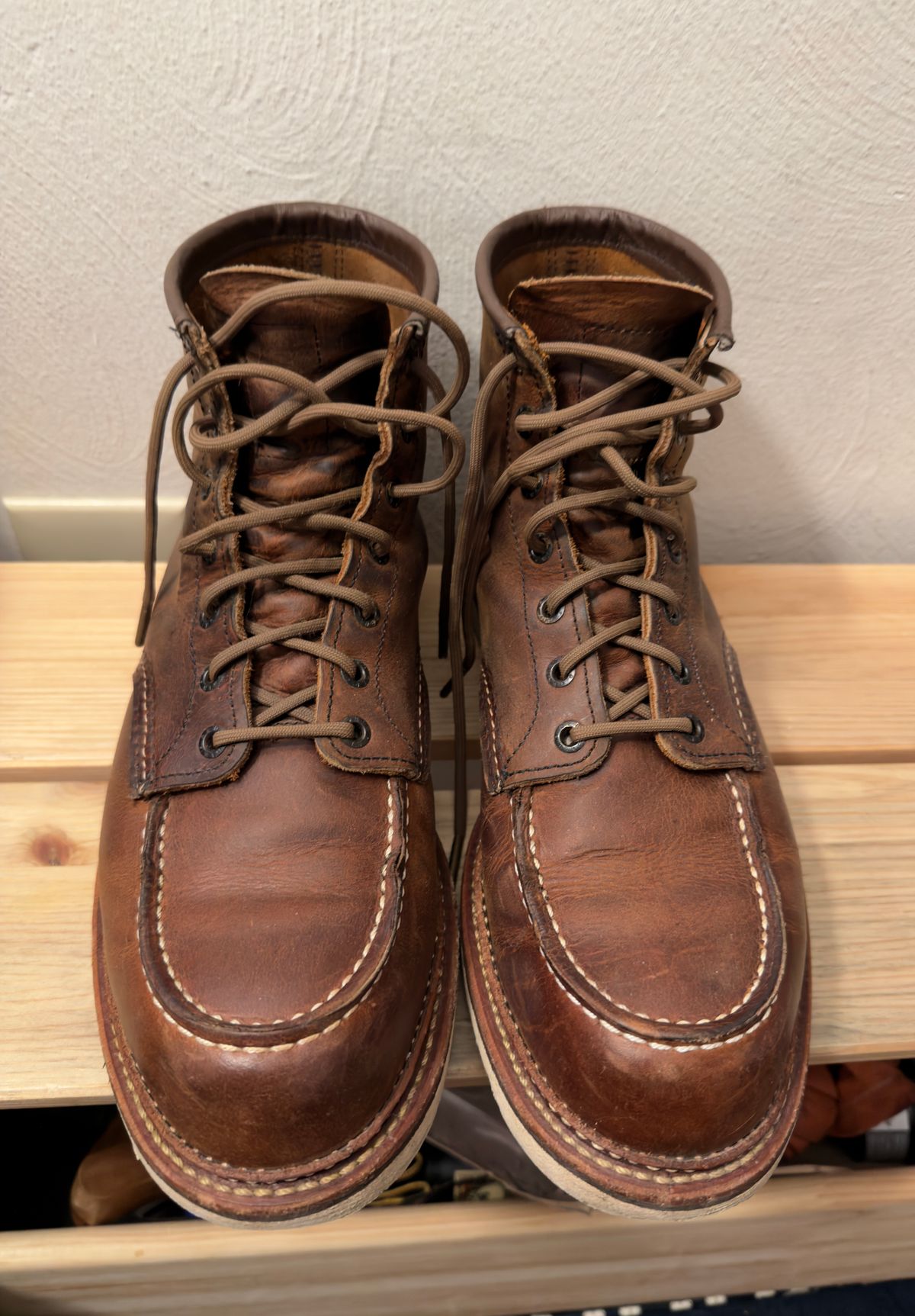 Photo by Kismetatron on February 1, 2026 of the Red Wing 6-Inch Classic Moc in S.B. Foot Copper Rough and Tough.