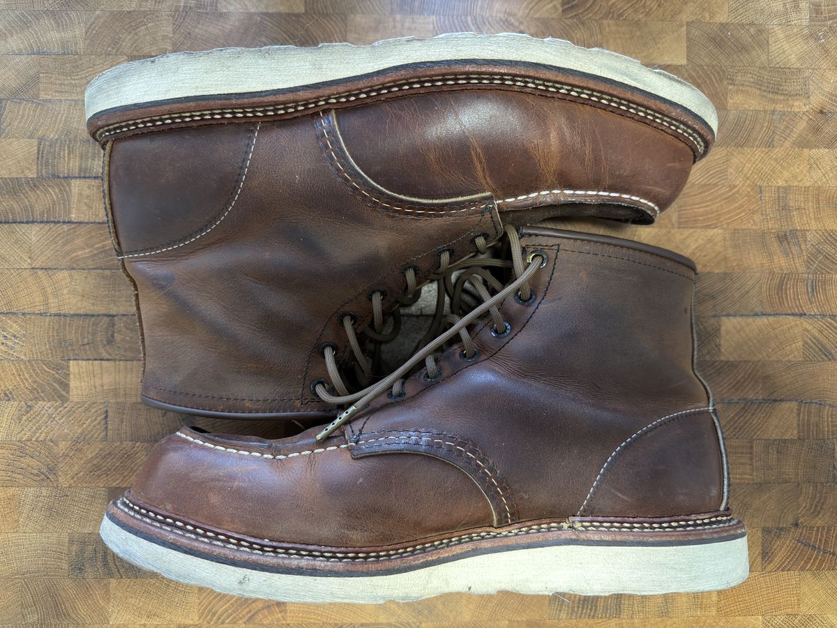 Photo by Kismetatron on February 25, 2026 of the Red Wing 6-Inch Classic Moc in S.B. Foot Copper Rough and Tough.