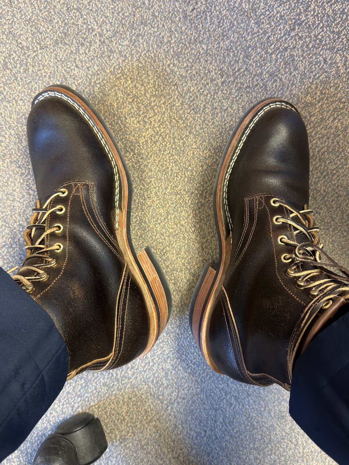 Photo by Kismetatron on April 9, 2026 of the Nicks Robert in Horween Brown Waxed Flesh.