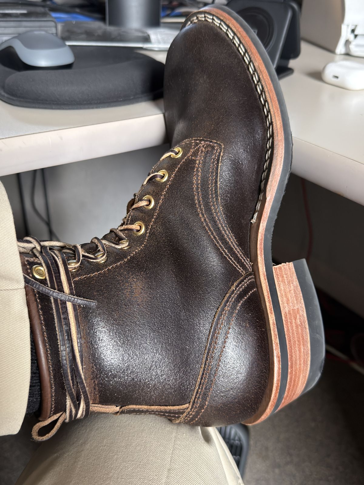 Photo by Kismetatron on April 14, 2026 of the Nicks Robert in Horween Brown Waxed Flesh.
