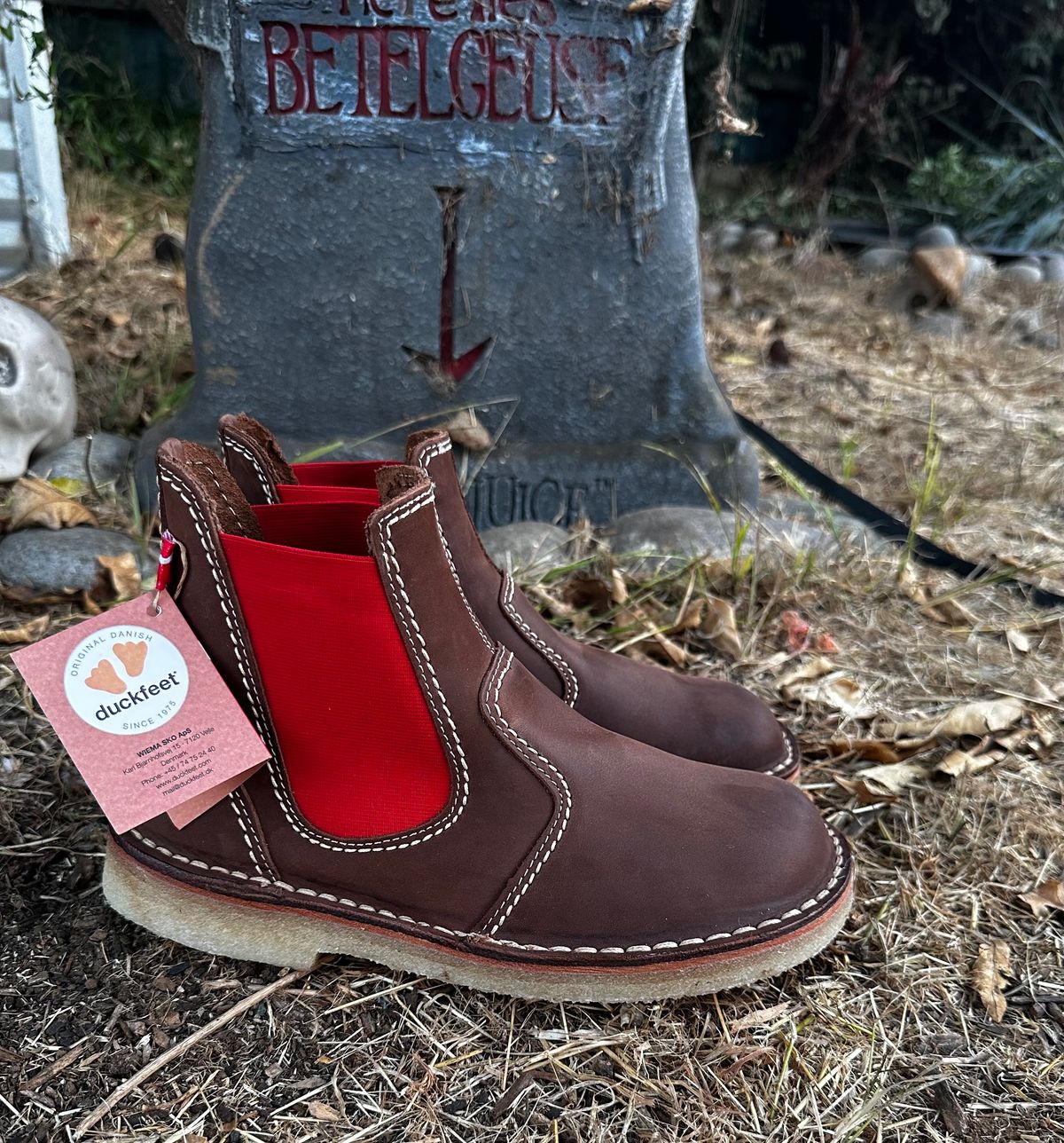 Photo by icarus on October 1, 2024 of the Duckfeet Roskilde in Terracare Cocoa.