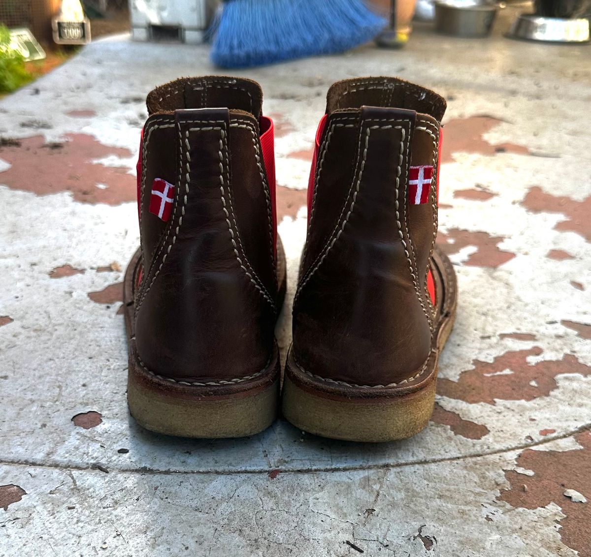 Photo by icarus on April 5, 2025 of the Duckfeet Roskilde in Terracare Cocoa.