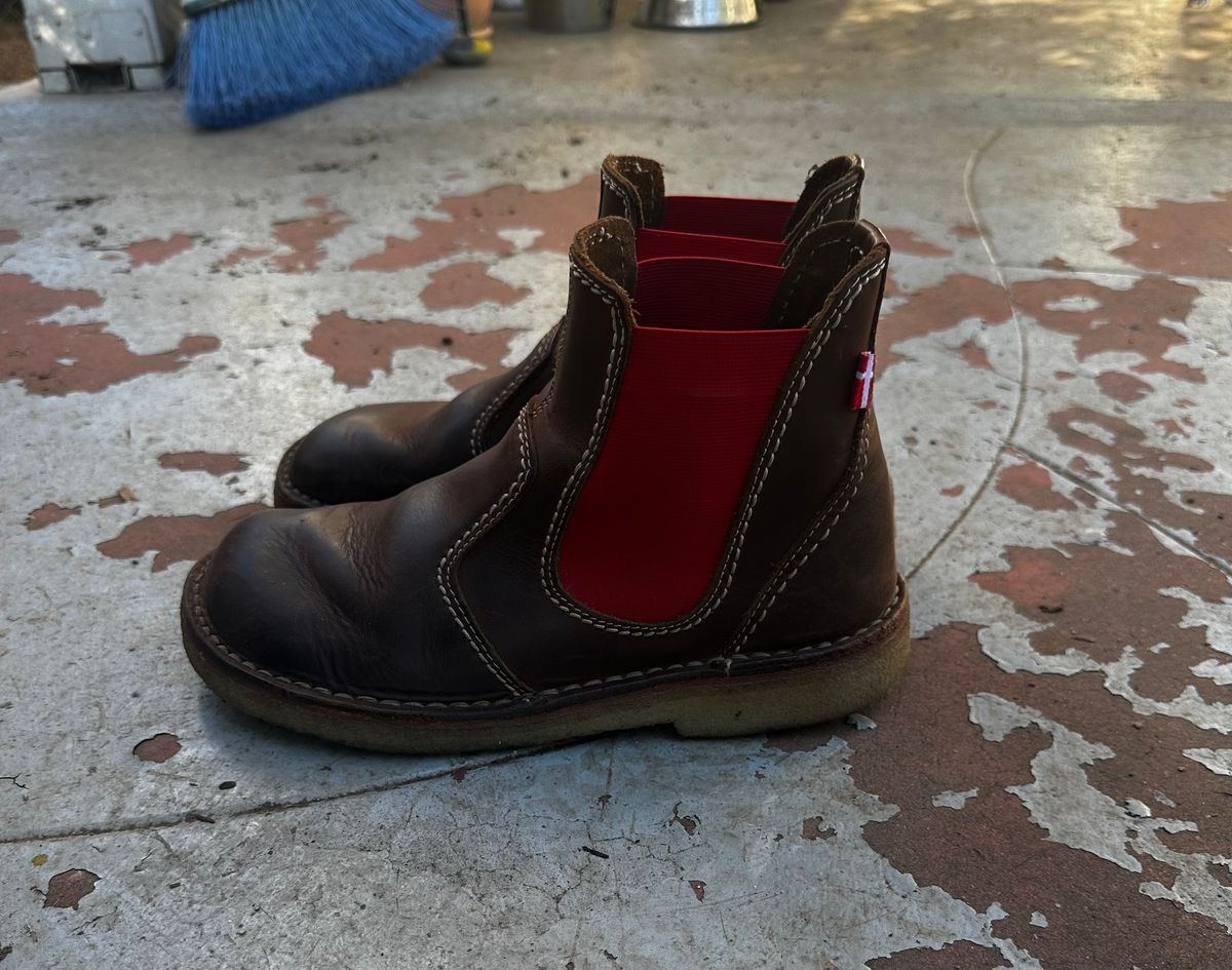 Photo by icarus on April 5, 2025 of the Duckfeet Roskilde in Terracare Cocoa.