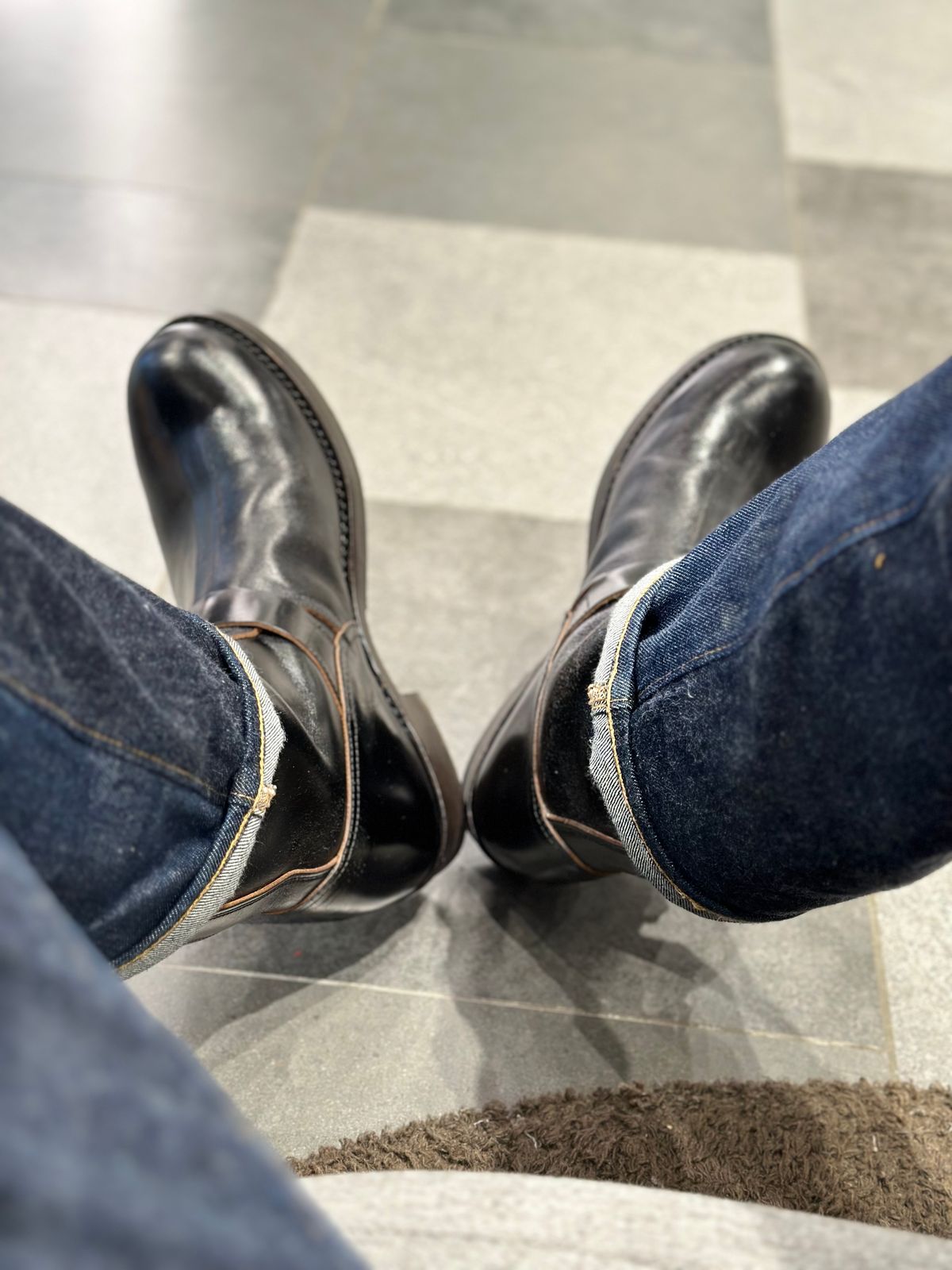 Photo by JoeyKnox on May 28, 2024 of the The Real McCoy's Buco Engineer Boots in Shinki Black Latigo Teacore Horsehide.