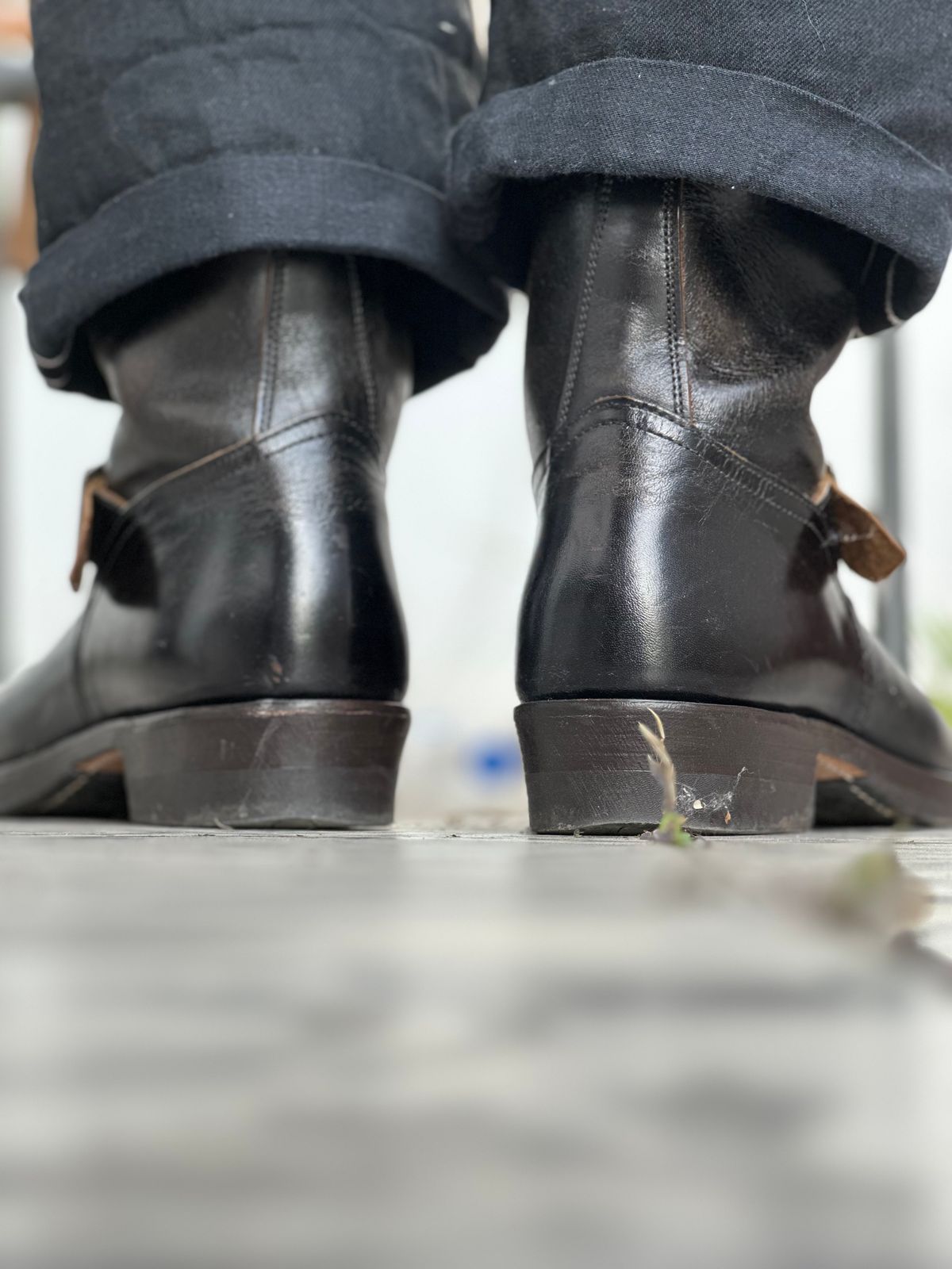Photo by JoeyKnox on May 7, 2025 of the The Real McCoy's Buco Engineer Boots in Shinki Black Latigo Teacore Horsehide.