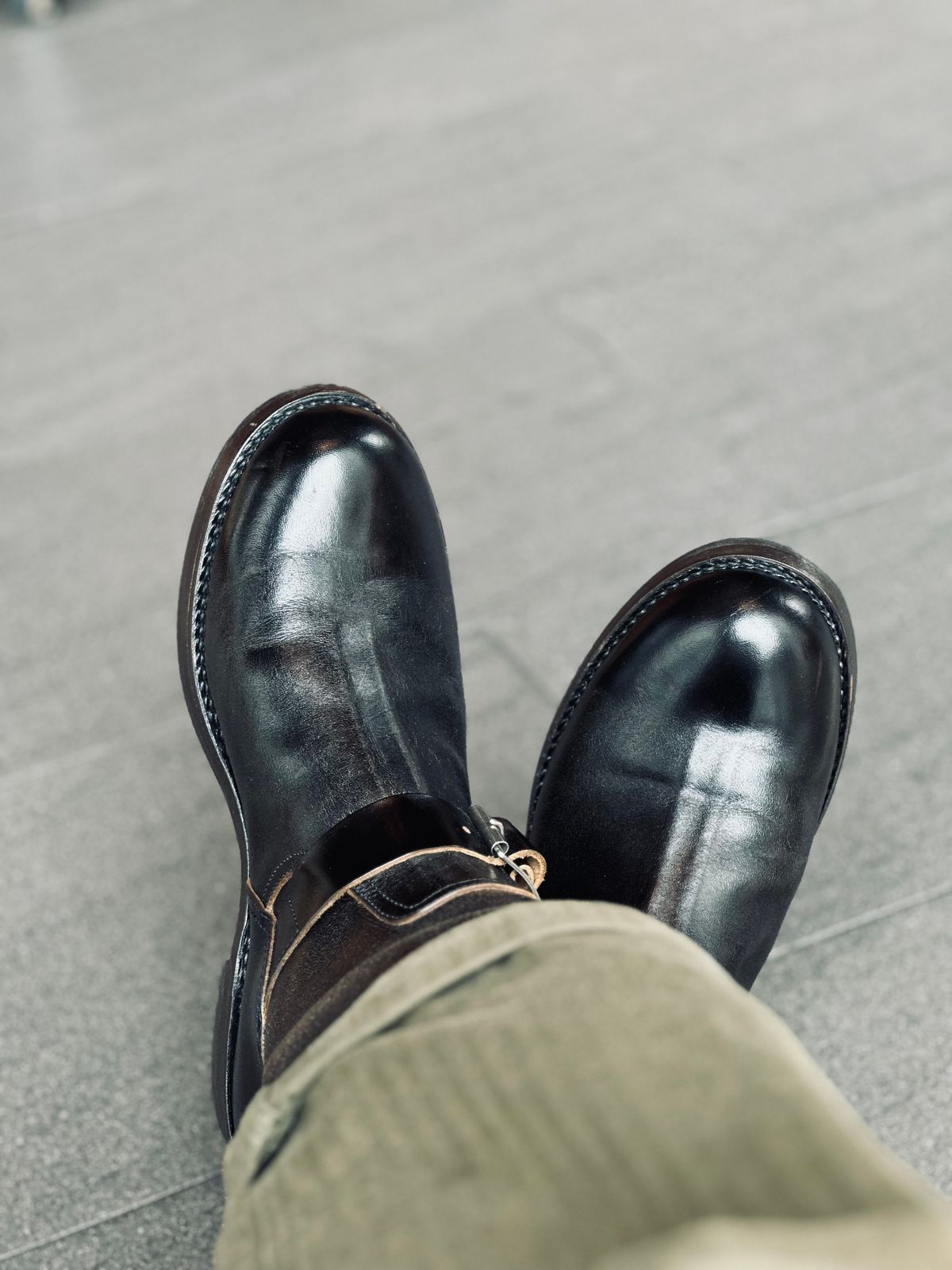 Photo by JoeyKnox on May 24, 2025 of the The Real McCoy's Buco Engineer Boots in Shinki Black Latigo Teacore Horsehide.