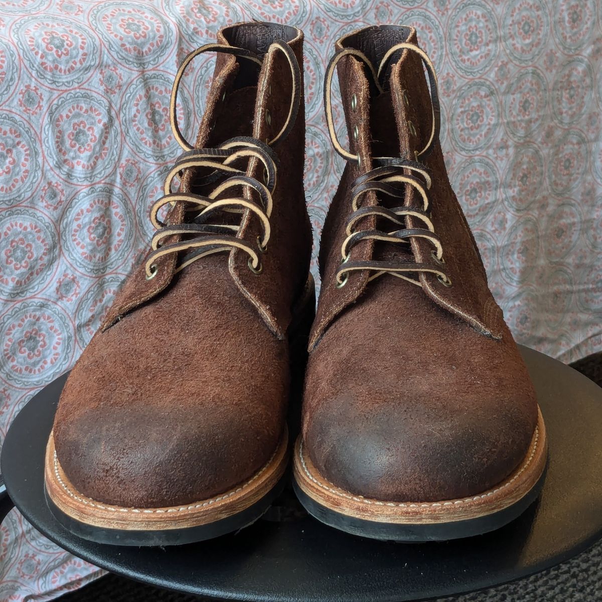 Photo by stridersubs on October 1, 2024 of the Oak Street Bootmakers Field Boot in Seidel Black Walnut Stampede Roughout.