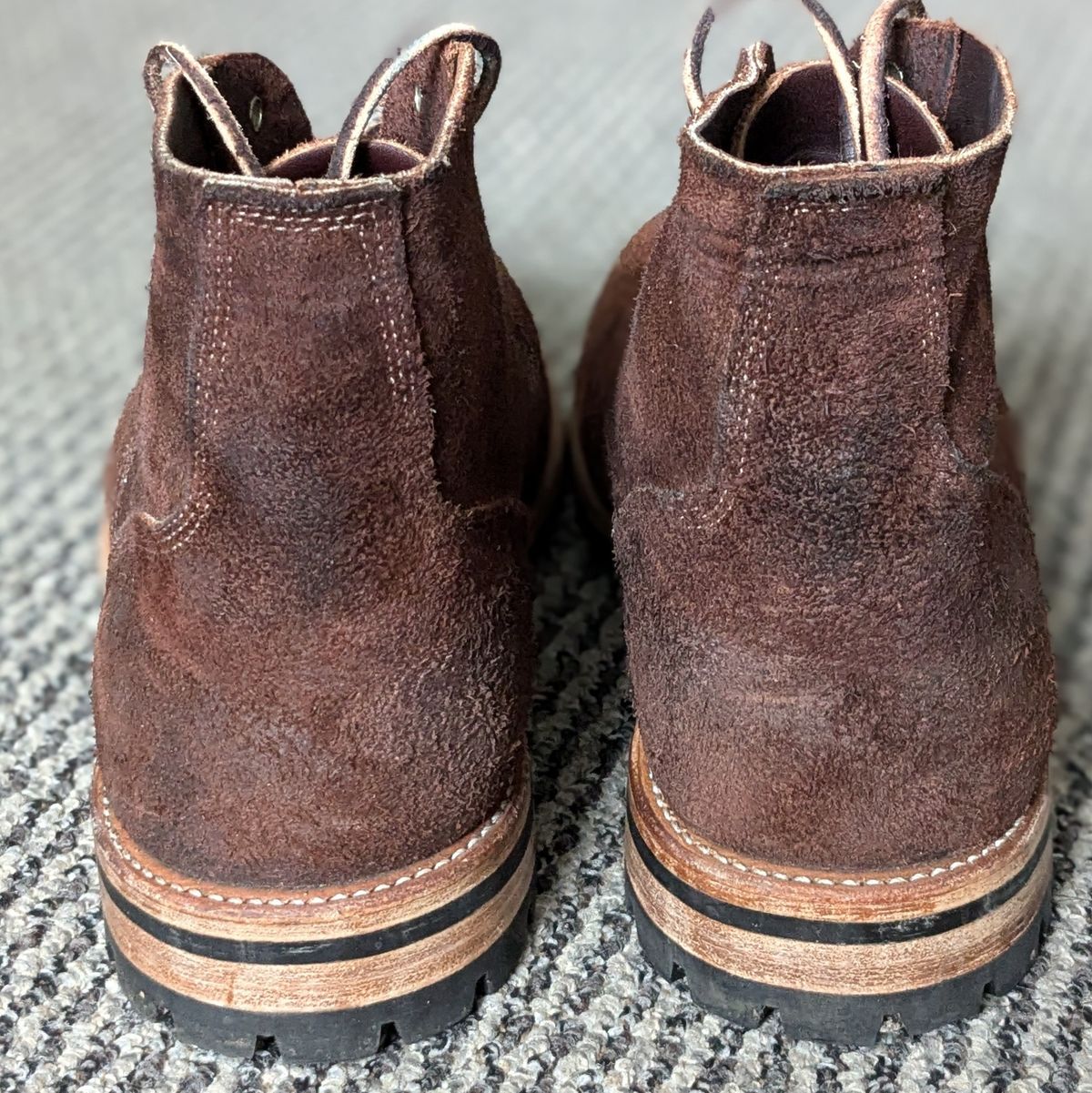 Photo by stridersubs on November 4, 2024 of the Oak Street Bootmakers Field Boot in Seidel Black Walnut Stampede Roughout.