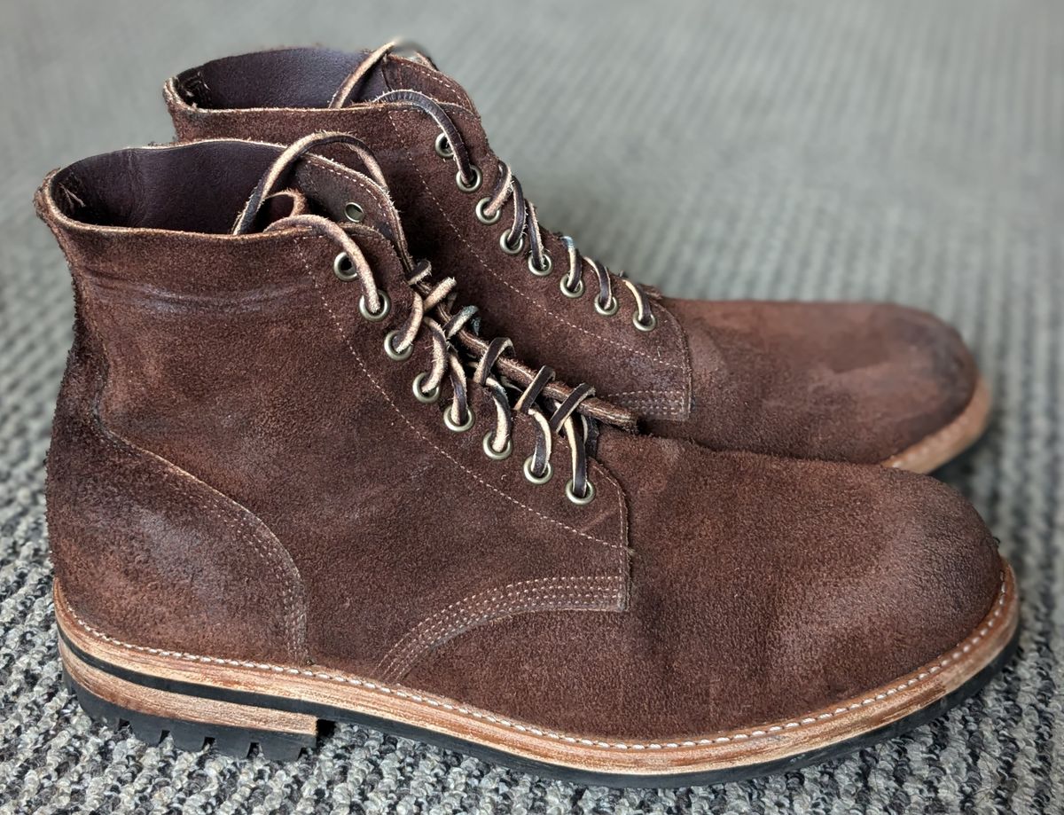 Photo by stridersubs on November 4, 2024 of the Oak Street Bootmakers Field Boot in Seidel Black Walnut Stampede Roughout.