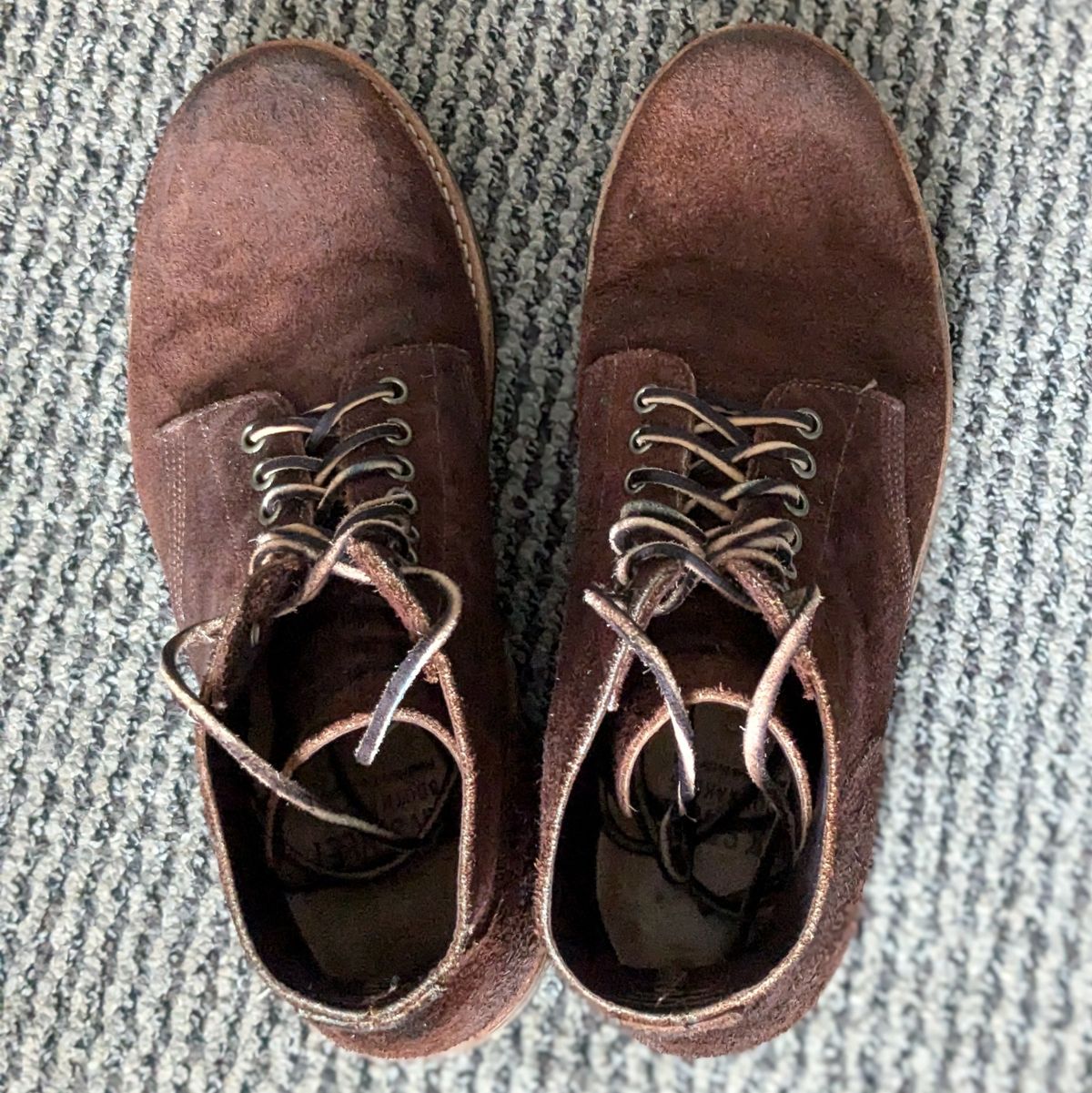 Photo by stridersubs on November 4, 2024 of the Oak Street Bootmakers Field Boot in Seidel Black Walnut Stampede Roughout.
