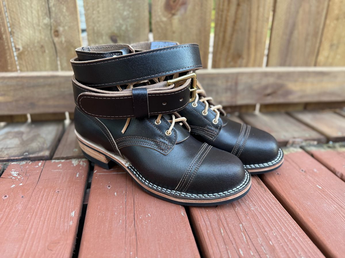 Photo by SteveHarveyOswald on October 1, 2025 of the Nicks MTO in Horween Brown Waxed Flesh.
