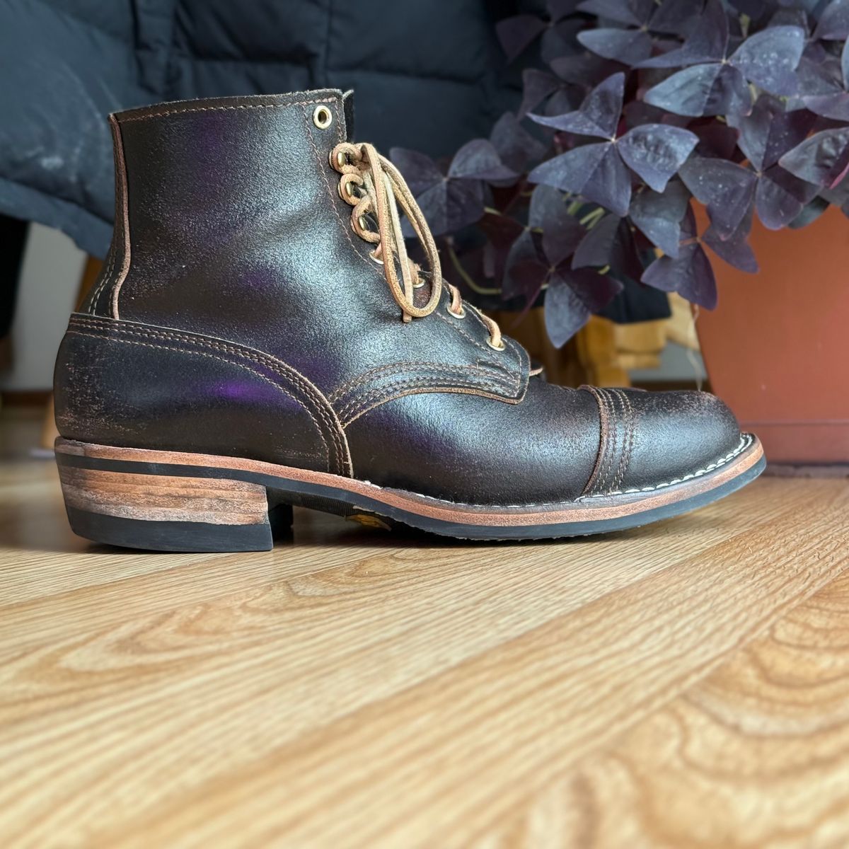 Photo by SteveHarveyOswald on February 1, 2026 of the Nicks MTO in Horween Brown Waxed Flesh.