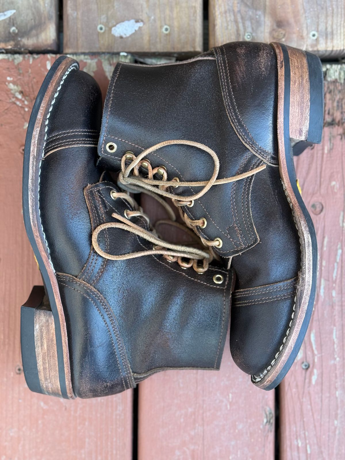 Photo by SteveHarveyOswald on March 1, 2026 of the Nicks MTO in Horween Brown Waxed Flesh.