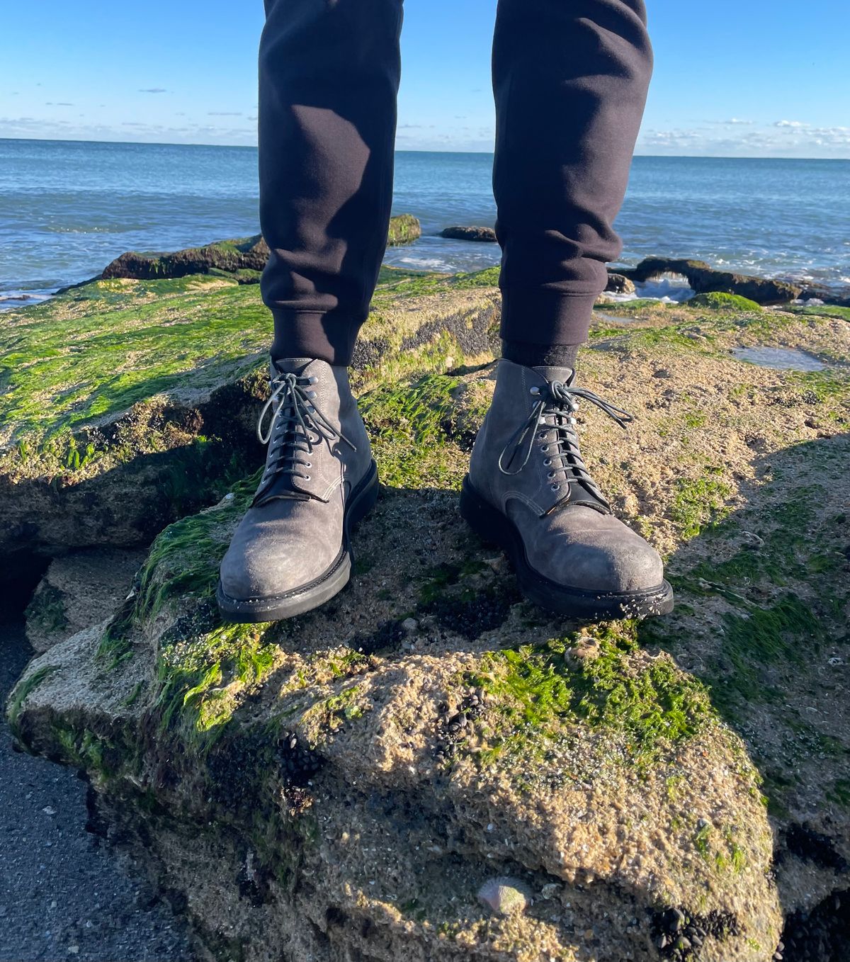 Photo by mayer000 on November 11, 2025 of the Grant Stone Baroda in C.F. Stead Frost Waxy Commander.