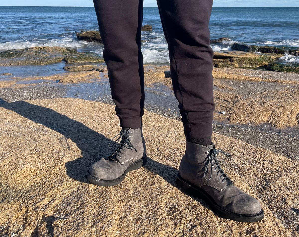 Photo by mayer000 on November 11, 2025 of the Grant Stone Baroda in C.F. Stead Frost Waxy Commander.