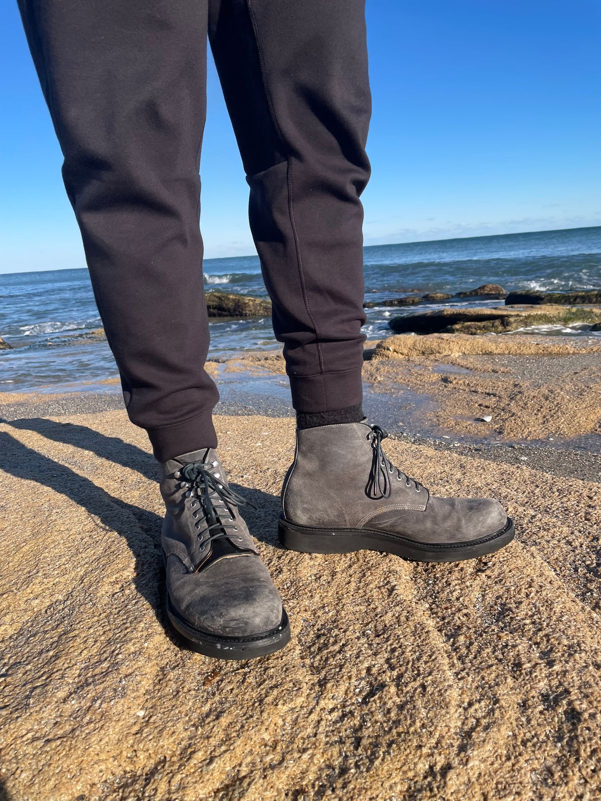 Photo by mayer000 on November 11, 2025 of the Grant Stone Baroda in C.F. Stead Frost Waxy Commander.