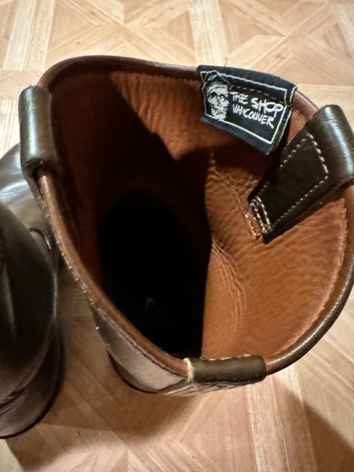 Photo by brvcha on November 15, 2024 of the Wesco Morrison in Horween Green Chromexcel.