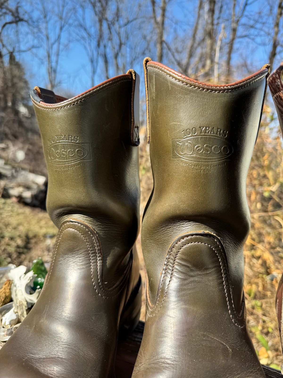 Photo by brvcha on March 4, 2025 of the Wesco Morrison in Horween Green Chromexcel.