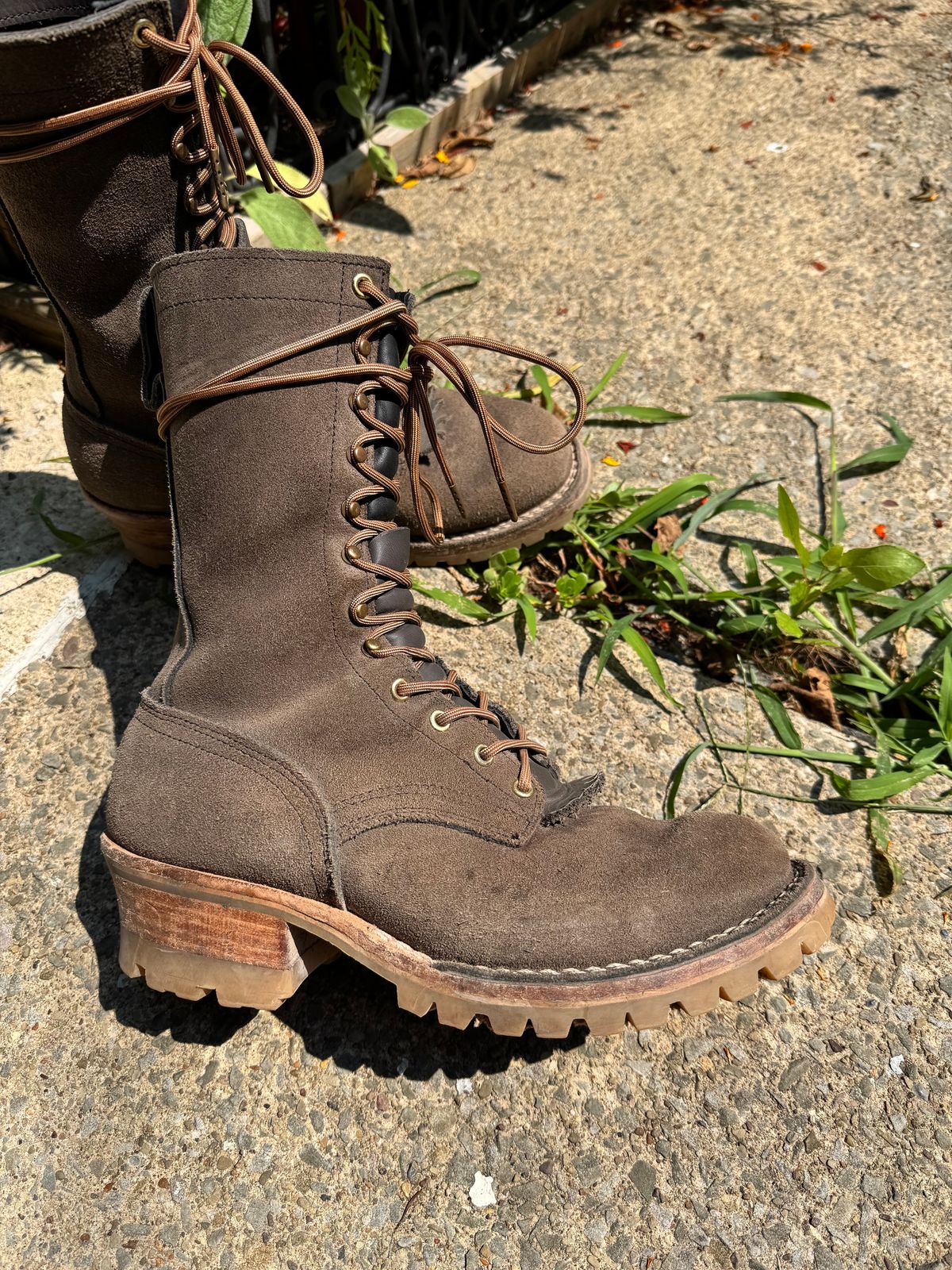 Photo by brvcha on August 3, 2025 of the Nicks BuilderPro in Seidel 1964 Ash Gray Rough Out.