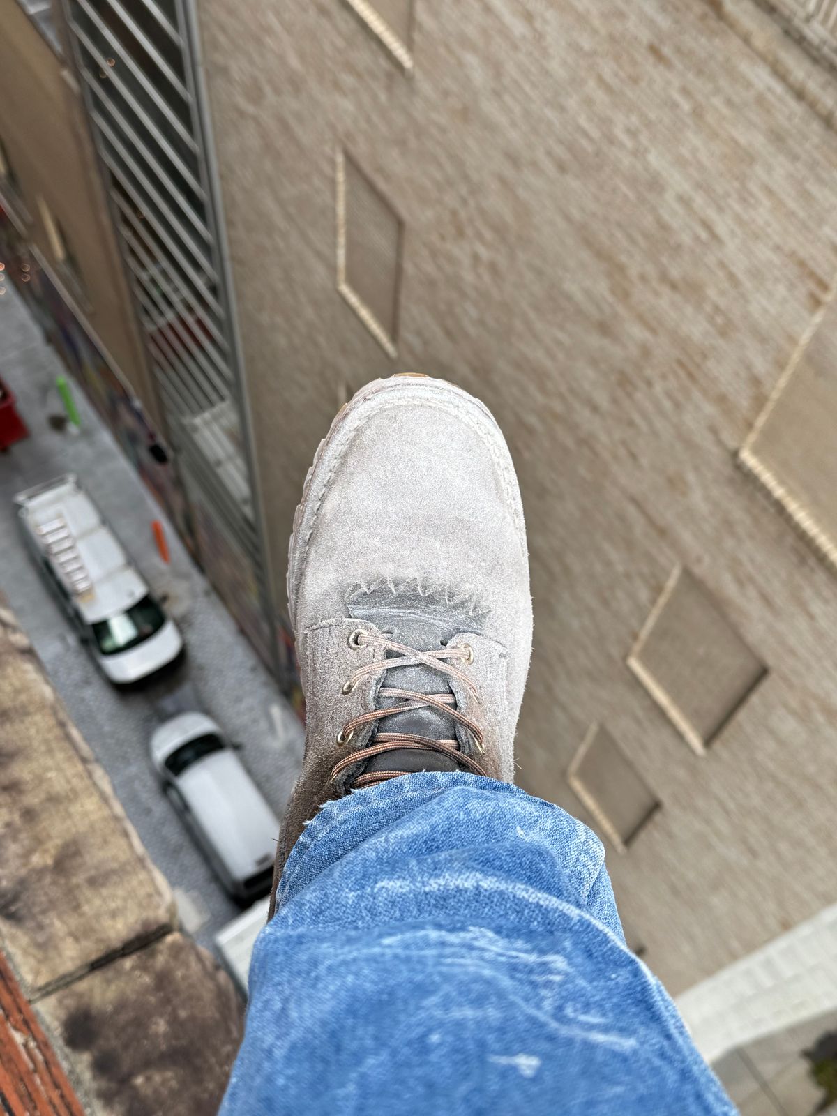 Photo by brvcha on September 5, 2025 of the Nicks BuilderPro in Seidel 1964 Ash Gray Rough Out.