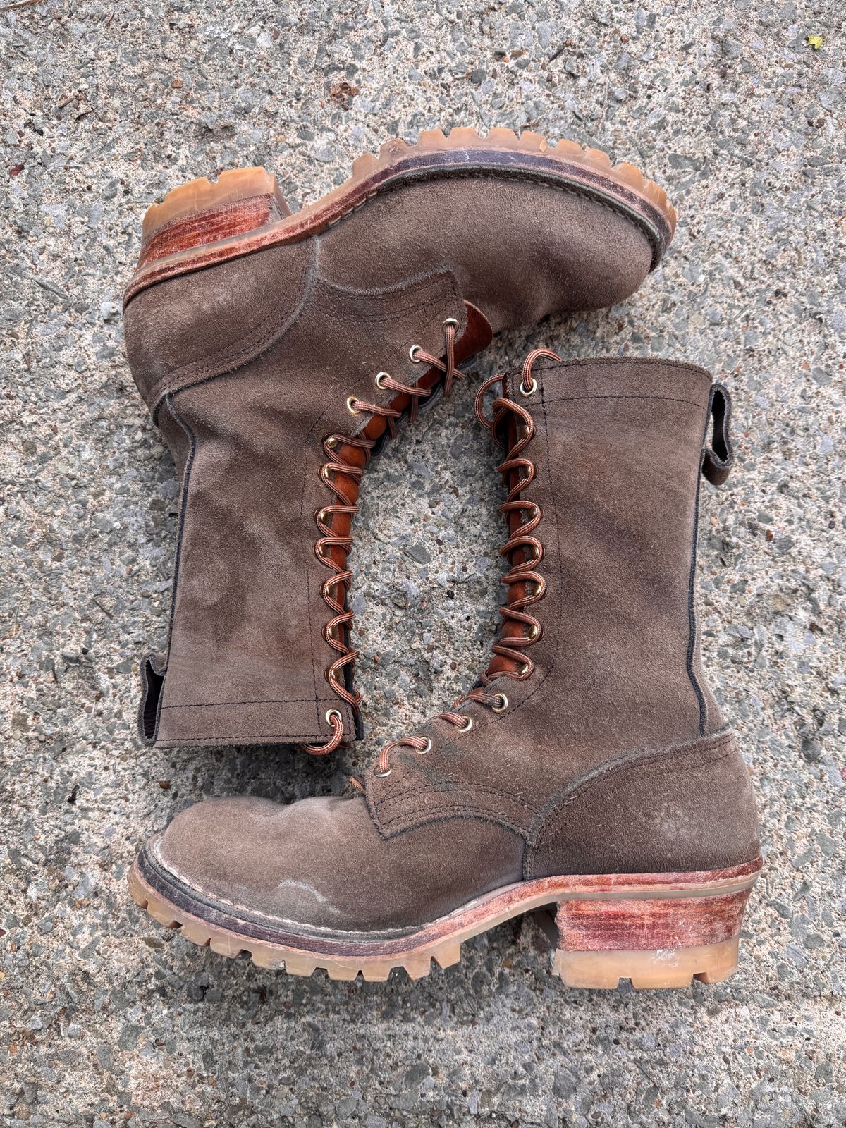 Photo by brvcha on October 11, 2025 of the Nicks BuilderPro in Seidel 1964 Ash Gray Rough Out.