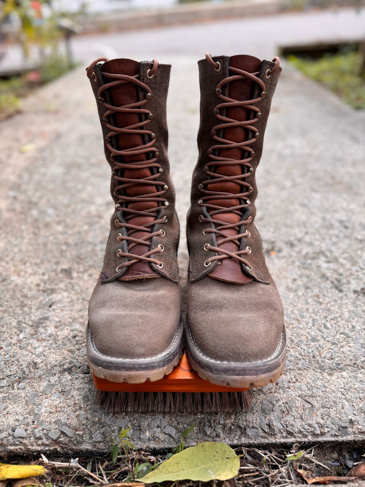 Photo by brvcha on October 11, 2025 of the Nicks BuilderPro in Seidel 1964 Ash Gray Rough Out.