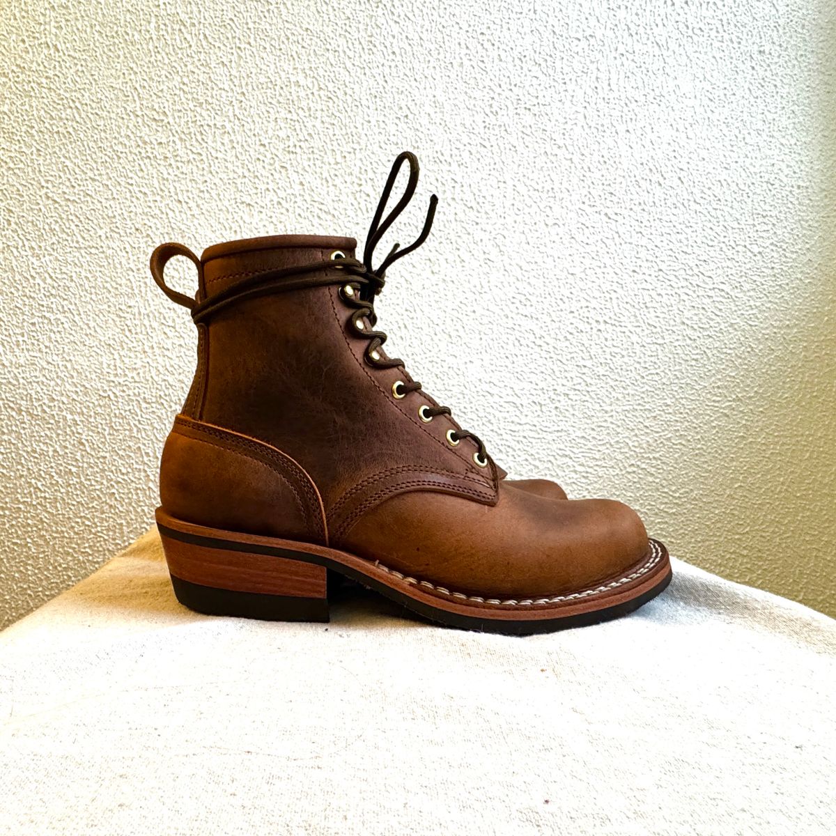 Photo by brvcha on December 8, 2025 of the Nicks Robert in Horween Orange Predator.