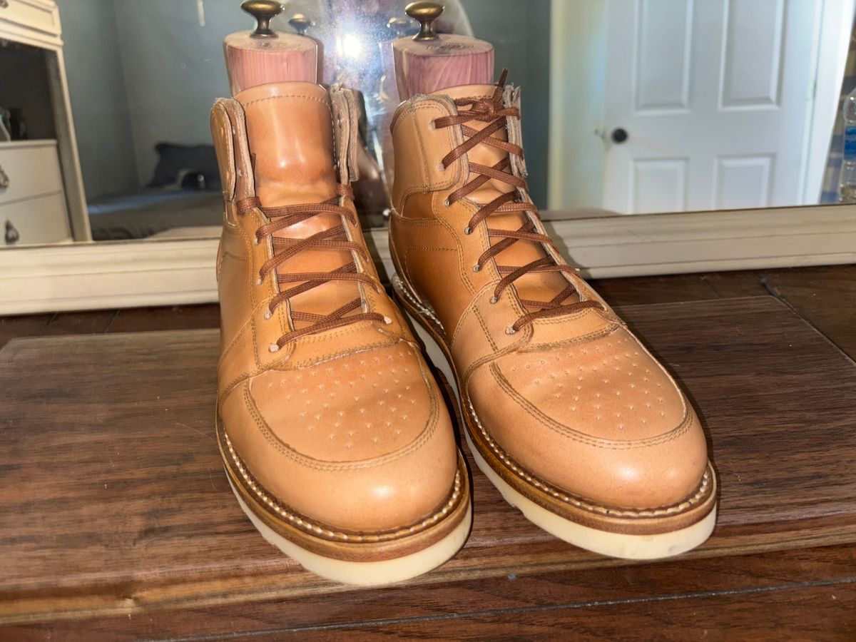 Photo by estiloR5 on April 7, 2026 of the Thursday Showtime Black Label in Shinki Natural Shell Cordovan.