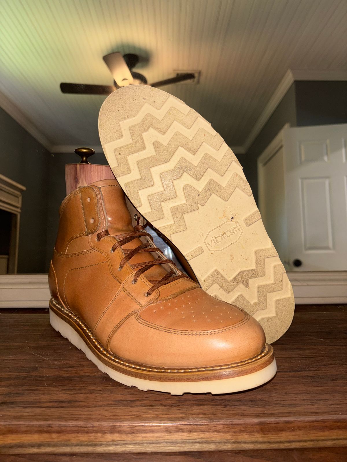 Photo by estiloR5 on April 7, 2026 of the Thursday Showtime Black Label in Shinki Natural Shell Cordovan.