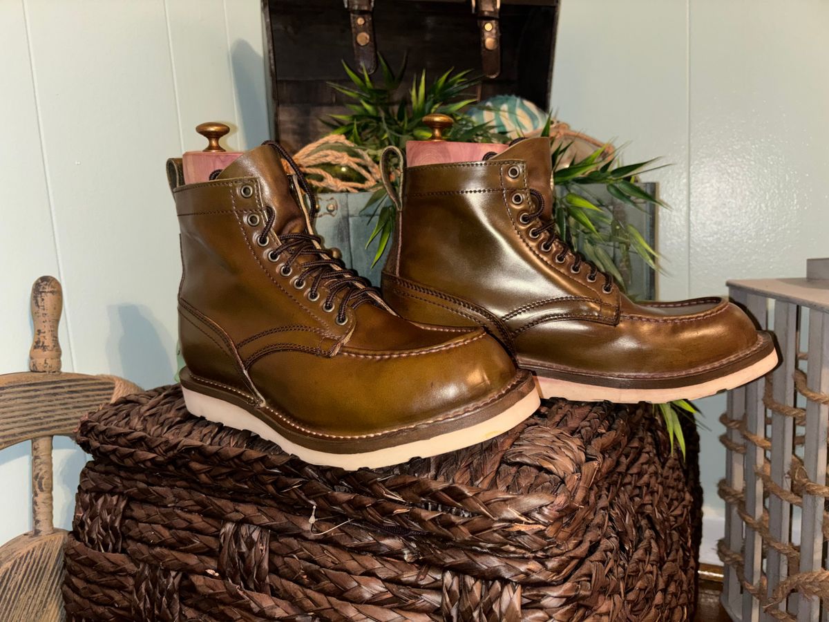 Photo by estiloR5 on April 11, 2026 of the Thursday Builder Black Label in Shinki Olive Shell Cordovan.
