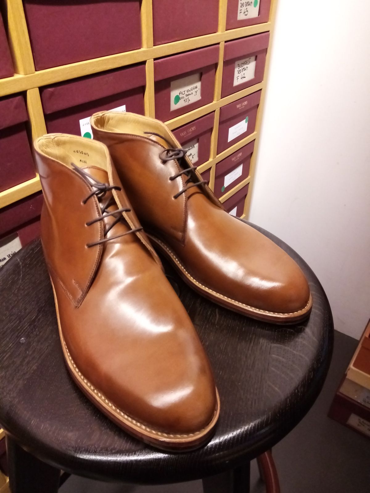 Photo by Huntsman on January 30, 2020 of the Vass Hungary London Chukka Boots in Horween Bourbon Shell Cordovan.