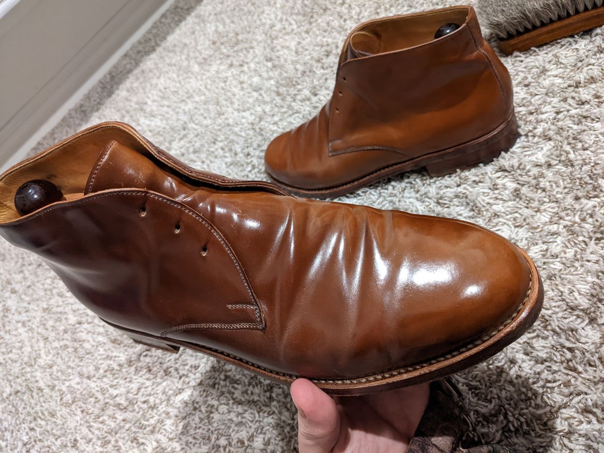 Photo by Huntsman on November 6, 2022 of the Vass Hungary London Chukka Boots in Horween Bourbon Shell Cordovan.