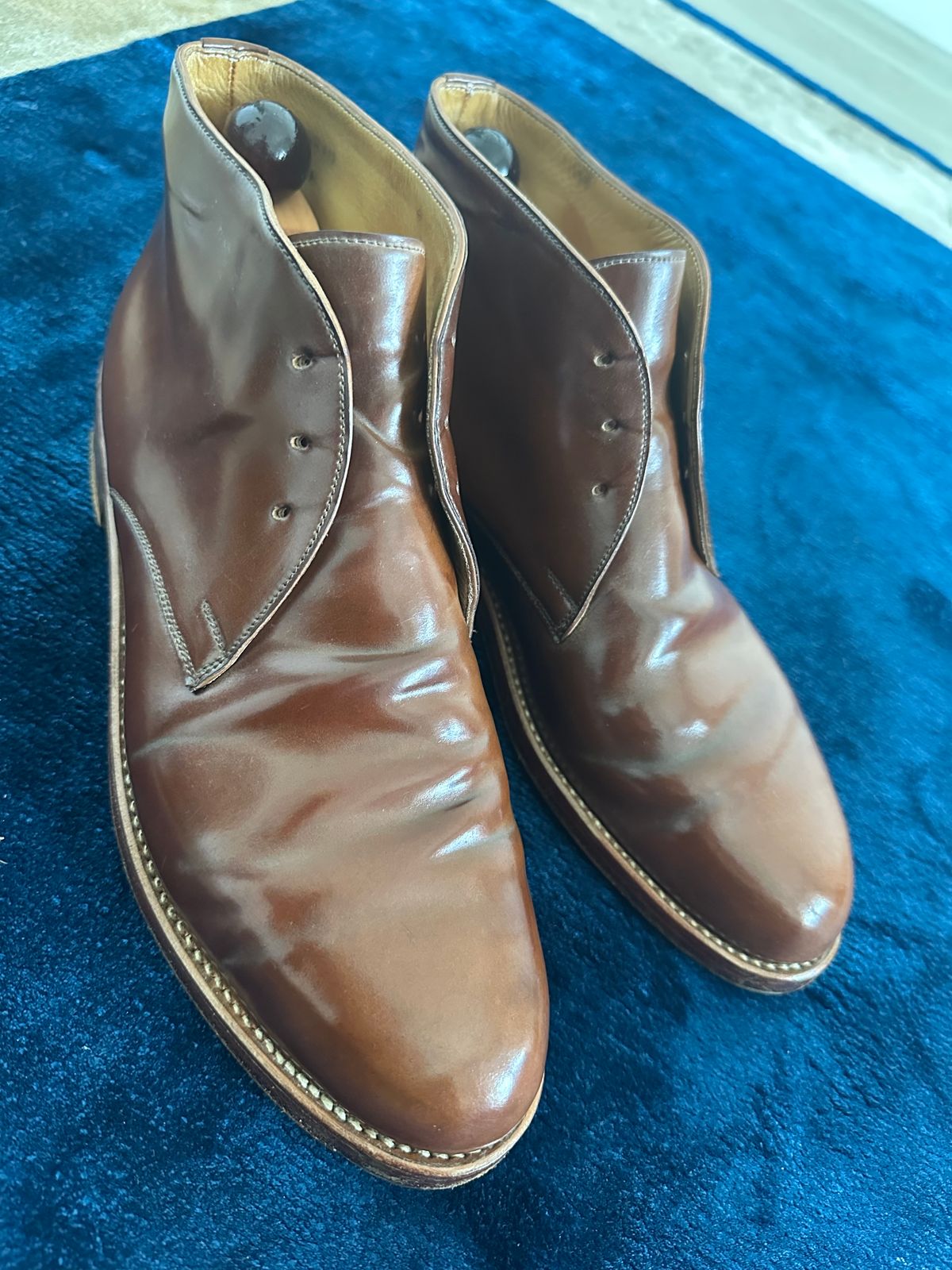 Photo by Huntsman on April 3, 2026 of the Vass Hungary London Chukka Boots in Horween Bourbon Shell Cordovan.