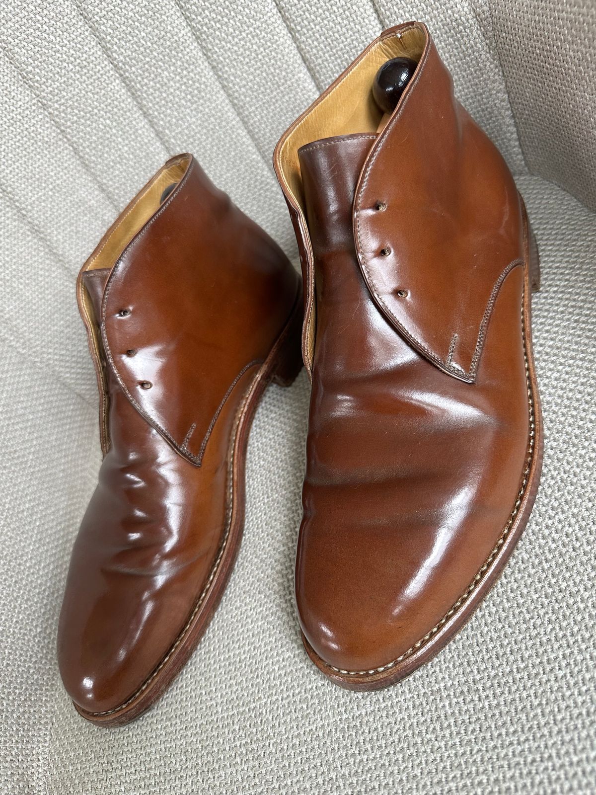Photo by Huntsman on April 14, 2026 of the Vass Hungary London Chukka Boots in Horween Bourbon Shell Cordovan.