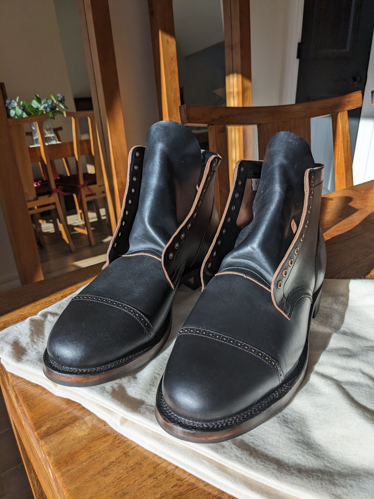 Photo by Huntsman on February 13, 2024 of the Viberg Service Boot BCT in Horween Black Teacore Double Cordovan Butts.