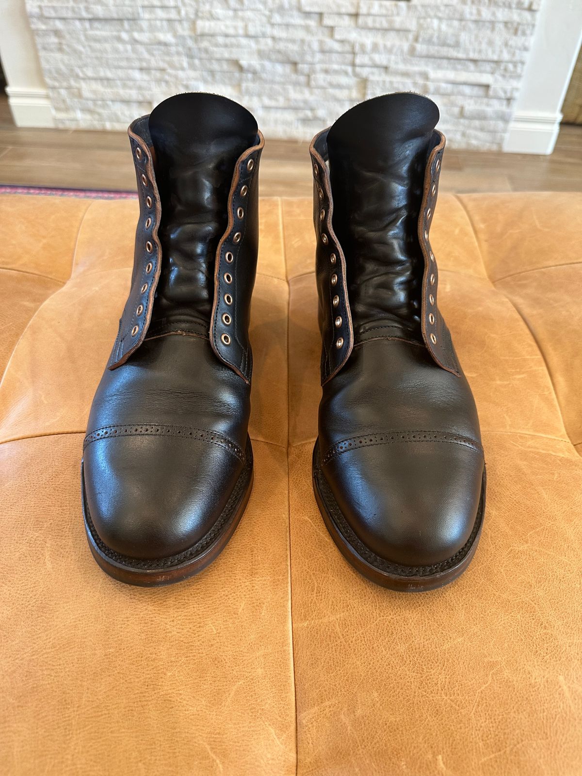 Photo by Huntsman on February 22, 2024 of the Viberg Service Boot BCT in Horween Black Teacore Double Cordovan Butts.