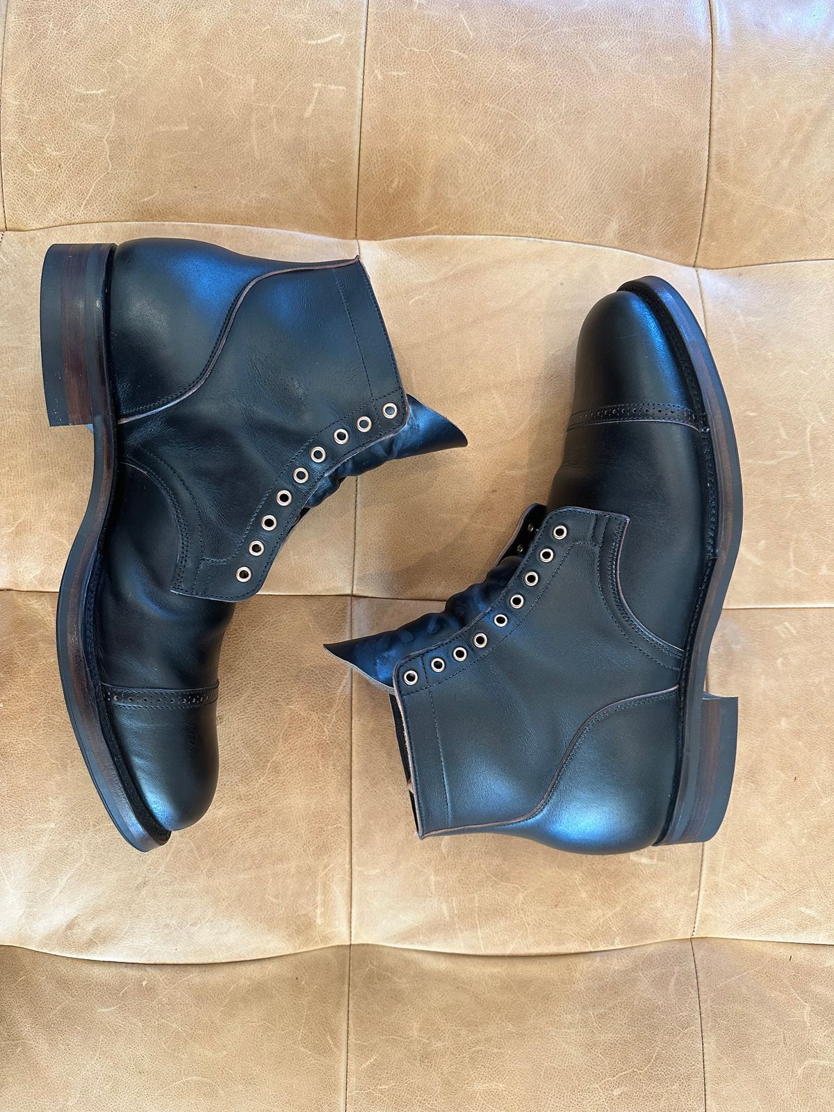 Photo by Huntsman on February 22, 2024 of the Viberg Service Boot BCT in Horween Black Teacore Double Cordovan Butts.