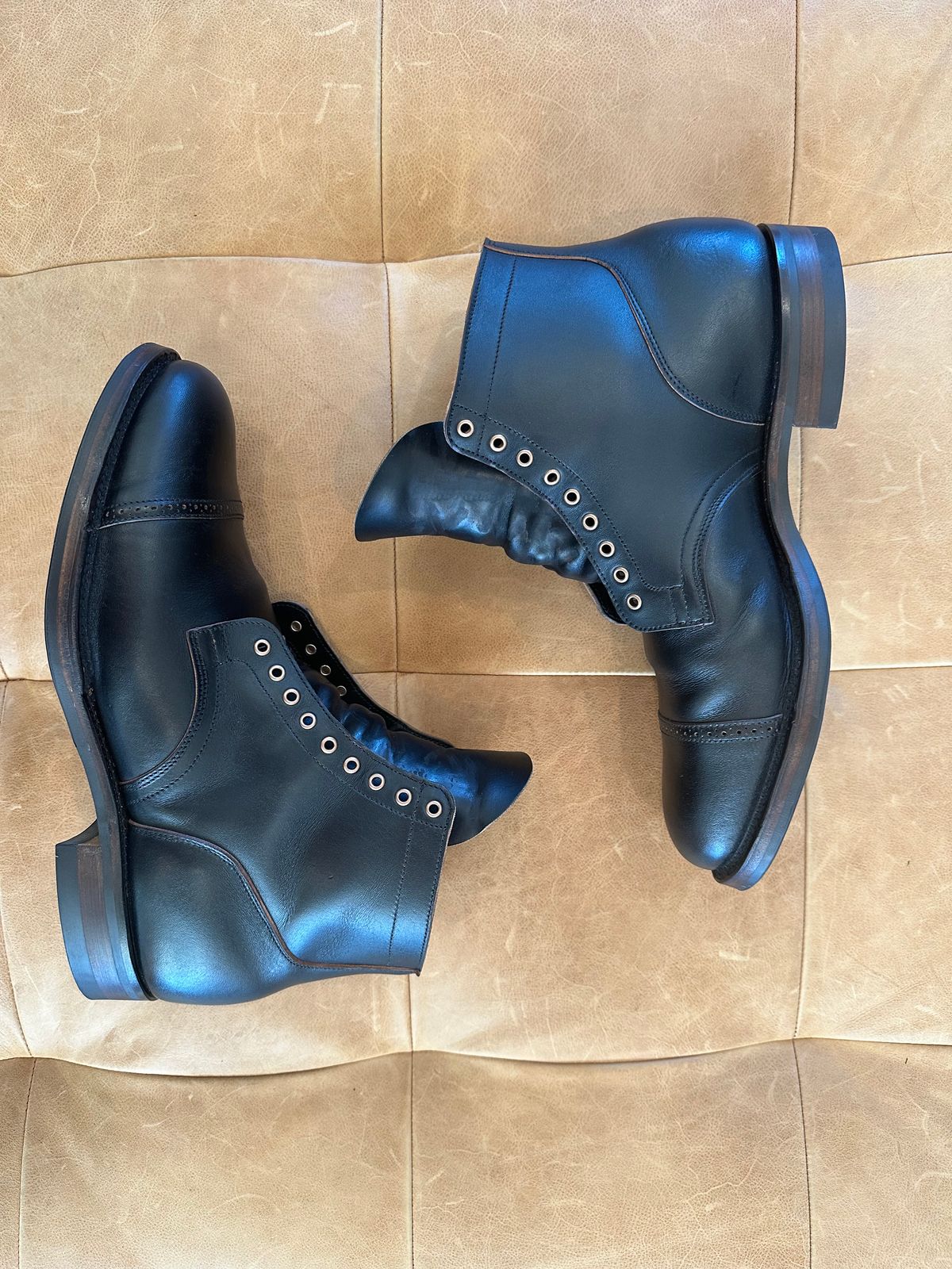 Photo by Huntsman on February 22, 2024 of the Viberg Service Boot BCT in Horween Black Teacore Double Cordovan Butts.