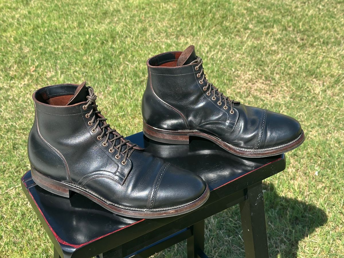 Photo by Huntsman on August 3, 2025 of the Viberg Service Boot BCT in Horween Black Teacore Double Cordovan Butts.