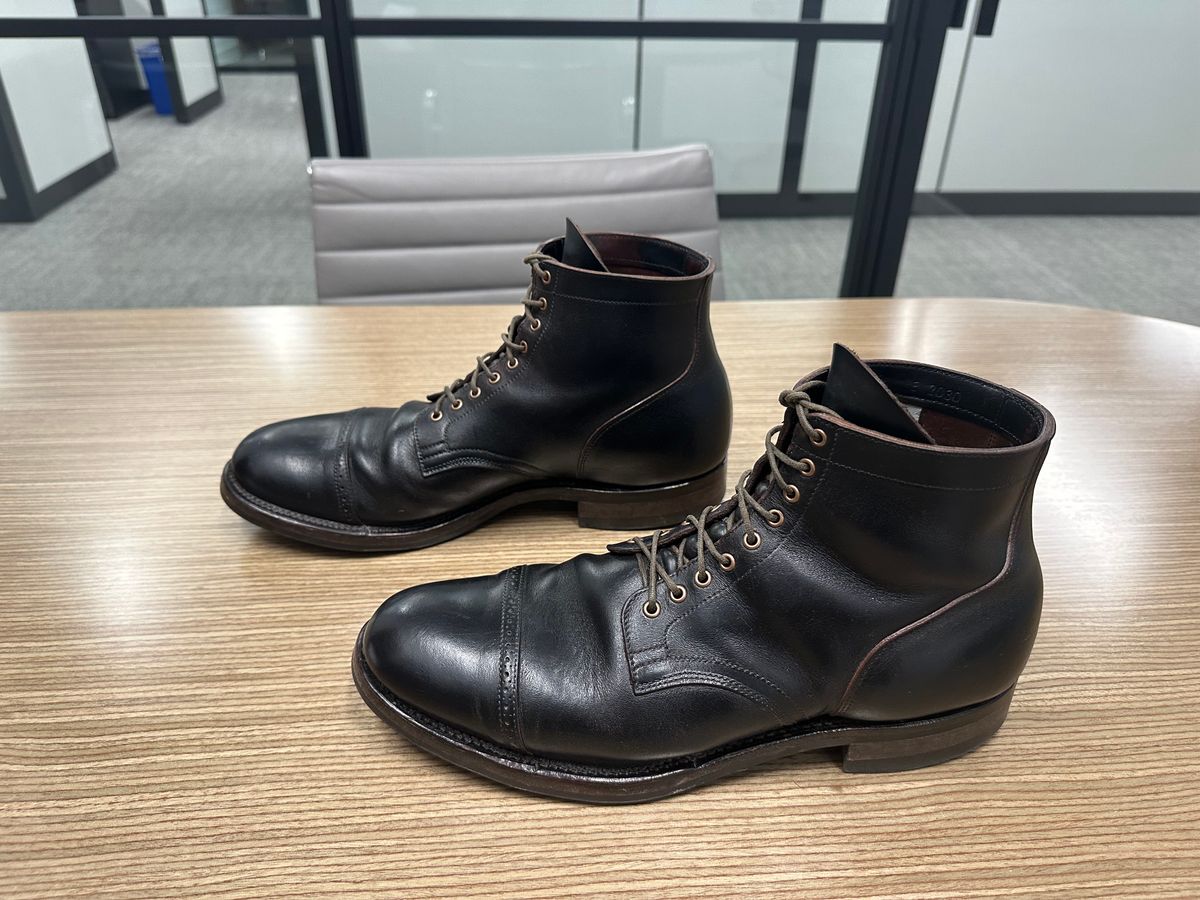 Photo by Huntsman on November 6, 2025 of the Viberg Service Boot BCT in Horween Black Teacore Double Cordovan Butts.