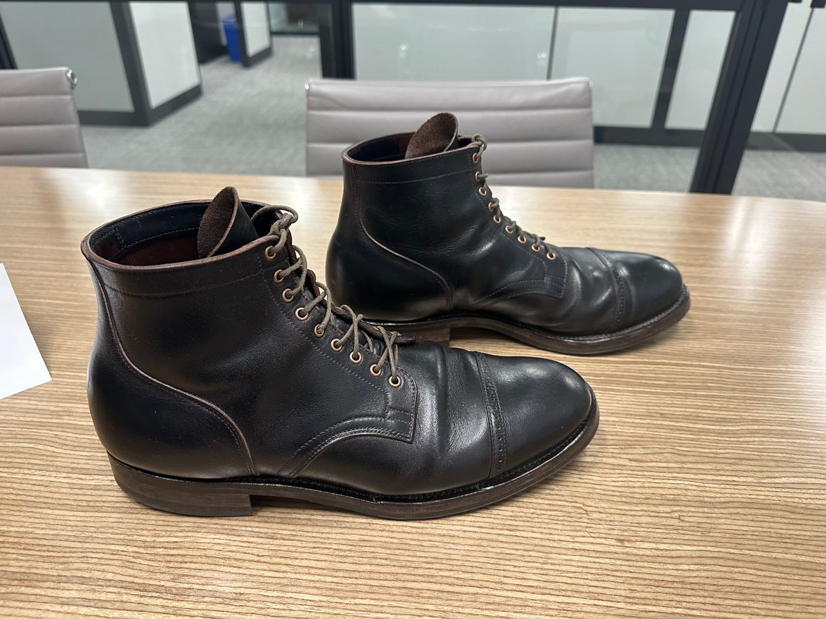 Photo by Huntsman on November 6, 2025 of the Viberg Service Boot BCT in Horween Black Teacore Double Cordovan Butts.