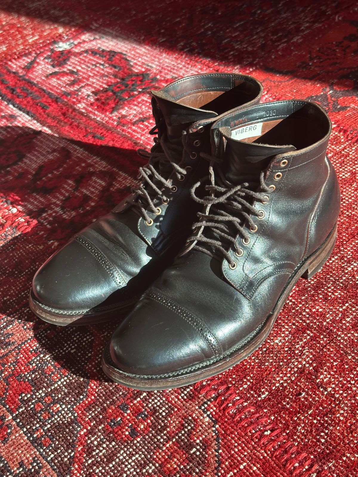Photo by Huntsman on February 19, 2026 of the Viberg Service Boot BCT in Horween Black Teacore Double Cordovan Butts.